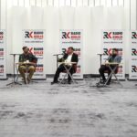 20.02.2022. Kielce. Studio Polityczne Radia Kielce. Na zdjęciu (od lewej): Andrzej Kryj - poseł PiS, Mateusz Iwan - Konfederacja, Michał Skotnicki - PSL, Filip Strząbała - Nowa Lewica, Wiktor Pytlak - Platforma Obywatelska / Sebastian Kalwat / Radio Kielce