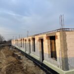 16.02.2022. Sandomierz. Budowa bloku z mieszkaniami komunalnymi i socjalnymi / Grażyna Szlęzak-Wójcik / Radio Kielce