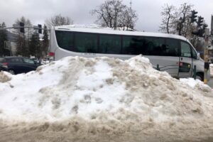 Zakopane. Zaspy śnieżne / Bartłomiej Bujas / Radio Kraków