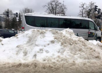 Zakopane. Zaspy śnieżne / Bartłomiej Bujas / Radio Kraków