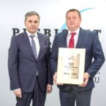 70. Plebiscyt Sportowy - Świętokrzyskie Gwiazdy Sportu 2021. Na zdjęciu (od lewej): Stanisław Wróbel - Redaktor Naczelny „Echa Dnia”, Marek Rożej - Ambasador Regionu / Echo Dnia