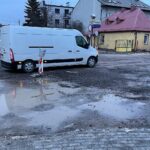 01.02.2022. Kielce. Dziurawa nawierzchnia. Na zdjęciu ulica Domaszowska / Wiktor Taszłow / Radio Kielce