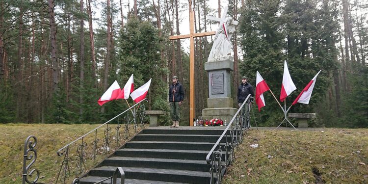 16.02.2020. Skarżysko. Uroczystości upamiętniające 80. rocznicę egzekucji mieszkańców miasta / Anna Głąb / Radio Kielce