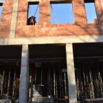 18.02.2022. Końskie. Budowa hali widowiskowej / Magdalena Galas-Klusek / Radio Kielce