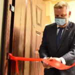 22.02.2022. Końskie. Otwarcie elektronicznej strzelnicy. Na zdjęciu:  senator Jarosław Rusiecki / Magdalena Galas-Klusek / Radio Kielce