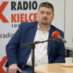 06.02.2022. Kielce. Studio Polityczne Radia Kielce. Na zdjęciu: Michał Godowski - Polskie Stronnictwo Ludowe / Piotr Kwaśniewski / Radio Kielce