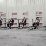 06.02.2022. Kielce. Studio Polityczne Radia Kielce. Na zdjęciu (od lewej): Jarosław Karyś - Prawo i Sprawiedliwość, Artur Gierada - Platforma Obywatelska, Dawid Lewicki - Konfederacja, Filip Strząbała - Nowa Lewica i Michał Godowski - Polskie Stronnictwo Ludowe / Piotr Kwaśniewski / Radio Kielce