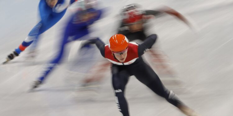 05.02.2022. Olimpiada w  Pekinie. Wyścig kobiet na 500m:  Short Track / HOW HWEE YOUNG / PAP/EPA.