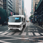 Wizualizacja elektrycznego samochodu dostawczego / Ennovation Technology