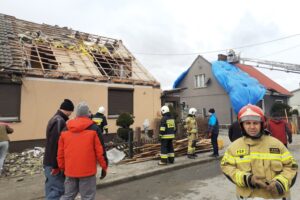 Skutki orkanu Dudley w powiecie pleszewskim / KW PSP Poznań