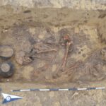 27.02.2022. Kazimierza Wielka - prace archeologiczne. Grób kobiety z dzieckiem z 1 wieku naszej ery / Marcin Przybyła