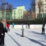 12.02.2022. Opatów. Miejskie lodowisko / Emilia Sitarska / Radio Kielce