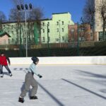 12.02.2022. Opatów. Miejskie lodowisko / Emilia Sitarska / Radio Kielce