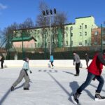 12.02.2022. Opatów. Miejskie lodowisko / Emilia Sitarska / Radio Kielce