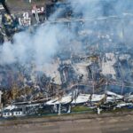 11.02.2022. Starachowice. Hala w Specjalnej Strefie Ekonomicznej, w której doszło do pożaru / Jarosław Kubalski / Radio Kielce