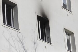 13.02.2022. Kielce. Pożar bloku przy ulicy Zagórskiej / Jarosław Kubalski / Radio Kielce
