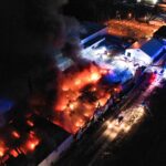 10.02.2022. Starachowice. Pożar hali / Jarosław Kubalski / Radio Kielce