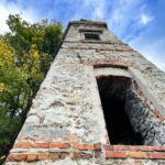 12.10.2021. Podzamcze Piekoszowskie. Ruiny pałacu Tarłów / Jarosław Kubalski / Radio Kielce