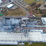 11.02.2022. Starachowice. Hala w Specjalnej Strefie Ekonomicznej, w której doszło do pożaru / Jarosław Kubalski / Radio Kielce