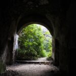 12.10.2021. Podzamcze Piekoszowskie. Ruiny pałacu Tarłów / Jarosław Kubalski / Radio Kielce