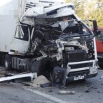 14.02.2022. Dąbrowa. Zderzenie dwóch samochodów ciężarowych na drodze krajowej nr 7 / Jarosław Kubalski / Radio Kielce