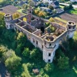 12.10.2021. Podzamcze Piekoszowskie. Ruiny pałacu Tarłów / Jarosław Kubalski / Radio Kielce