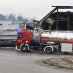 11.02.2022. Starachowice. Hala w Specjalnej Strefie Ekonomicznej, w której doszło do pożaru / Jarosław Kubalski / Radio Kielce