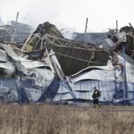 11.02.2022. Starachowice. Hala w Specjalnej Strefie Ekonomicznej, w której doszło do pożaru / Jarosław Kubalski / Radio Kielce