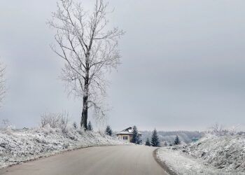 zima mróz marznący deszcz gołoledź / Wiktor Taszłow / Radio Kielce