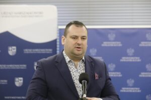 Prezydent Skarżyska-Kamiennej porzuca samorząd na rzecz Sejmu