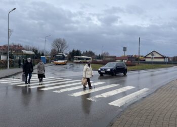 03.01.2022. Sandomierz. Przejście dla pieszych na ul. Dobkiewicza / Grażyna Szlęzak-Wójcik / Radio Kielce