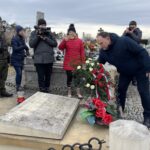 06.02.2022. Góry Wysokie. Uroczystości upamiętniające rocznicę bitwy pod Słupczą. Na zdjęciu (po prawej): Marek Kwitek - poseł PiS / Grażyna Szlęzak-Wójcik / Radio Kielce