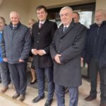 08.02.2022. Bogoria. Wizyta władz województwa. Na zdjęciu (na pierwszym planie od lewej): Paweł Krakowiak - radny sejmiku województwa świętokrzyskiego, Marek  Jońca - członek zarządu województwa świętokrzyskiego , Marcin Adamczyk -wójt gminy Bogoria, Andrzej Bętkowski  -marszałek województwa świętokrzyskiego / Grażyna Szlęzak-Wójcik / Radio Kielce