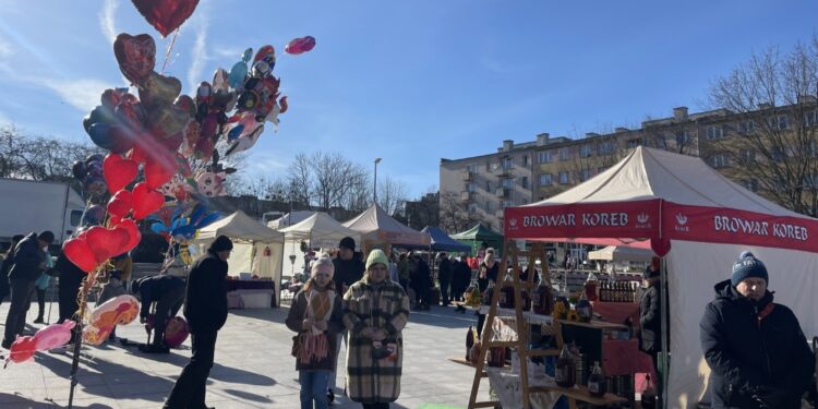 13.02.2022. Sandomierz, Kiermasz walentynkowy / Grażyna Szlęzak-Wójcik / Radio Kielce