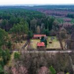 18.02.2022. Henryków. Okolice gajówki gdzie rozbite zostało zgrupowanie bojówek AL i sowieckiego wywiadu / Jarosław Kubalski / Radio Kielce