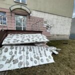 19.02.2022. Kielce. Uszkodzona przez wichurę elewacja budynku ŚCO / Jarosław Kubalski / Radio Kielce