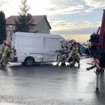 21.02.2022. Kielce. Domaszowice. Kolizja z udziałem trzech samochodów / Jarosław Kubalski / Radio Kielce