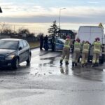 21.02.2022. Kielce. Domaszowice. Kolizja z udziałem trzech samochodów / Jarosław Kubalski / Radio Kielce