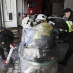 28.02.2022. Kielce. Świętokrzyscy strażacy zbierają sprzęt dla ukraińskiej straży / Jarosław Kubalski / Radio Kielce