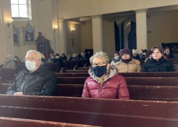 13.02.2022. Stary Korczyn. Msza święta w intencji Ojczyzny. Na zdjęciu: poseł Krzysztof Lipiec - lider świętokrzyskich struktur Prawa i Sprawiedliwości / Monika Miller / Radio Kielce