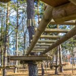 16.02.2022. Busko-Zdrój. Park linowy w Busku-Zdoju przy ulicy Rokosza / Grzegorz Tarasiuk / UMiG Busko-Zdrój