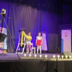 12.02.2022. Jędrzejów. Obchody 751. rocznicy nadania praw miejskich. Spektakl muzyczny „Garderoba” w wykonaniu artystów Małej Akademii Śpiewu / Michał Kita / Radio Kielce