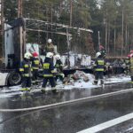 14.02.2022. Suchedniów. Spalona naczepa samochodu ciężarowego / Wiktor Taszłow / Radio Kielce