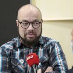 31.01.2022. Radio Kielce. Nagrania słuchowiska "Krew i żelazo". Na zdjęciu: Maciej Chłopek - autor scenariusza / Wiktor Taszłow / Radio Kielce