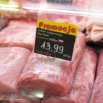 01.02.2022. Kielce. Ceny w sklepach po obniżeniu podatku VAT / Wiktor Taszłow / Radio Kielce