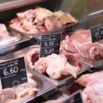 01.02.2022. Kielce. Ceny w sklepach po obniżeniu podatku VAT / Wiktor Taszłow / Radio Kielce