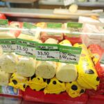 01.02.2022. Kielce. Ceny w sklepach po obniżeniu podatku VAT / Wiktor Taszłow / Radio Kielce