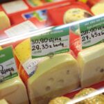 01.02.2022. Kielce. Ceny w sklepach po obniżeniu podatku VAT / Wiktor Taszłow / Radio Kielce