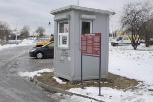 03.02.2022. Kielce. Płatny parking przy Rezerwacie Kadzielnia / Wiktor Taszłow / Radio Kielce