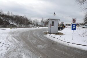 03.02.2022. Kielce. Płatny parking przy Rezerwacie Kadzielnia / Wiktor Taszłow / Radio Kielce